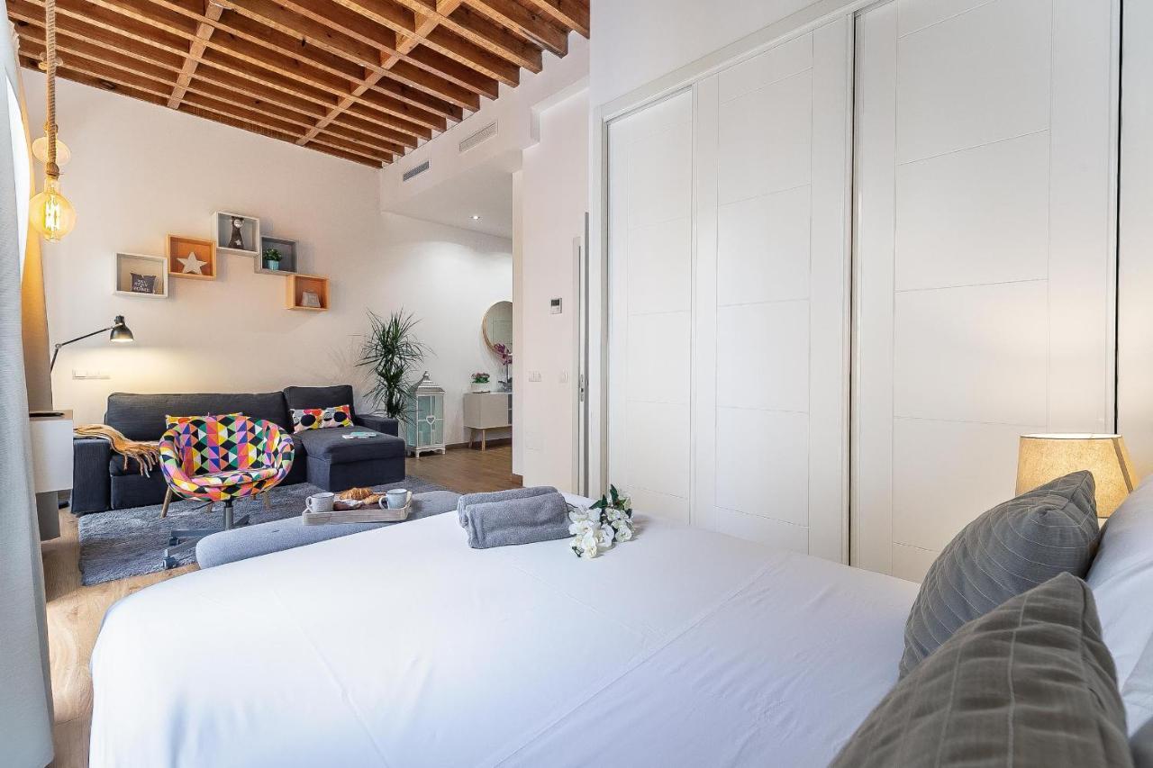 Larios Deluxe Studio Малага Экстерьер фото