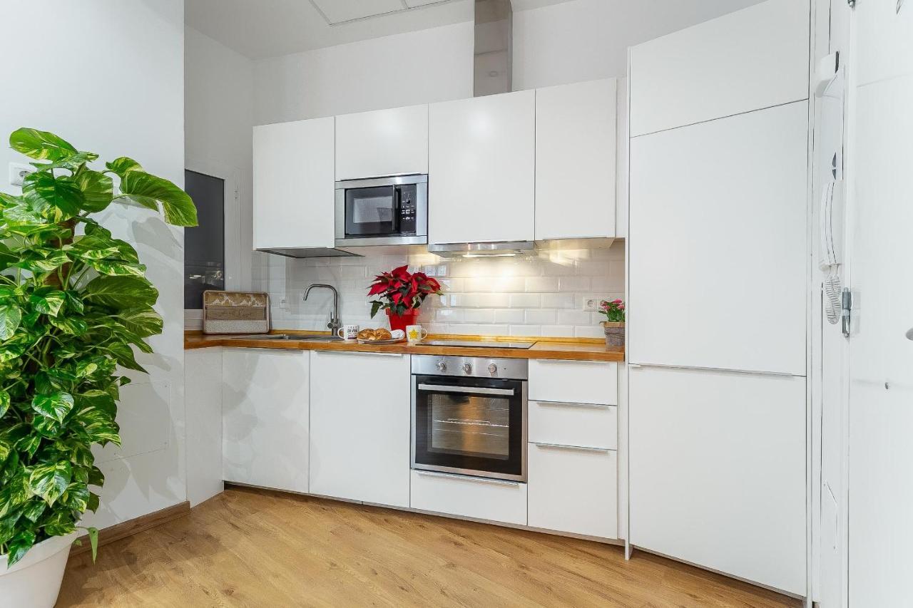 Larios Deluxe Studio Малага Экстерьер фото